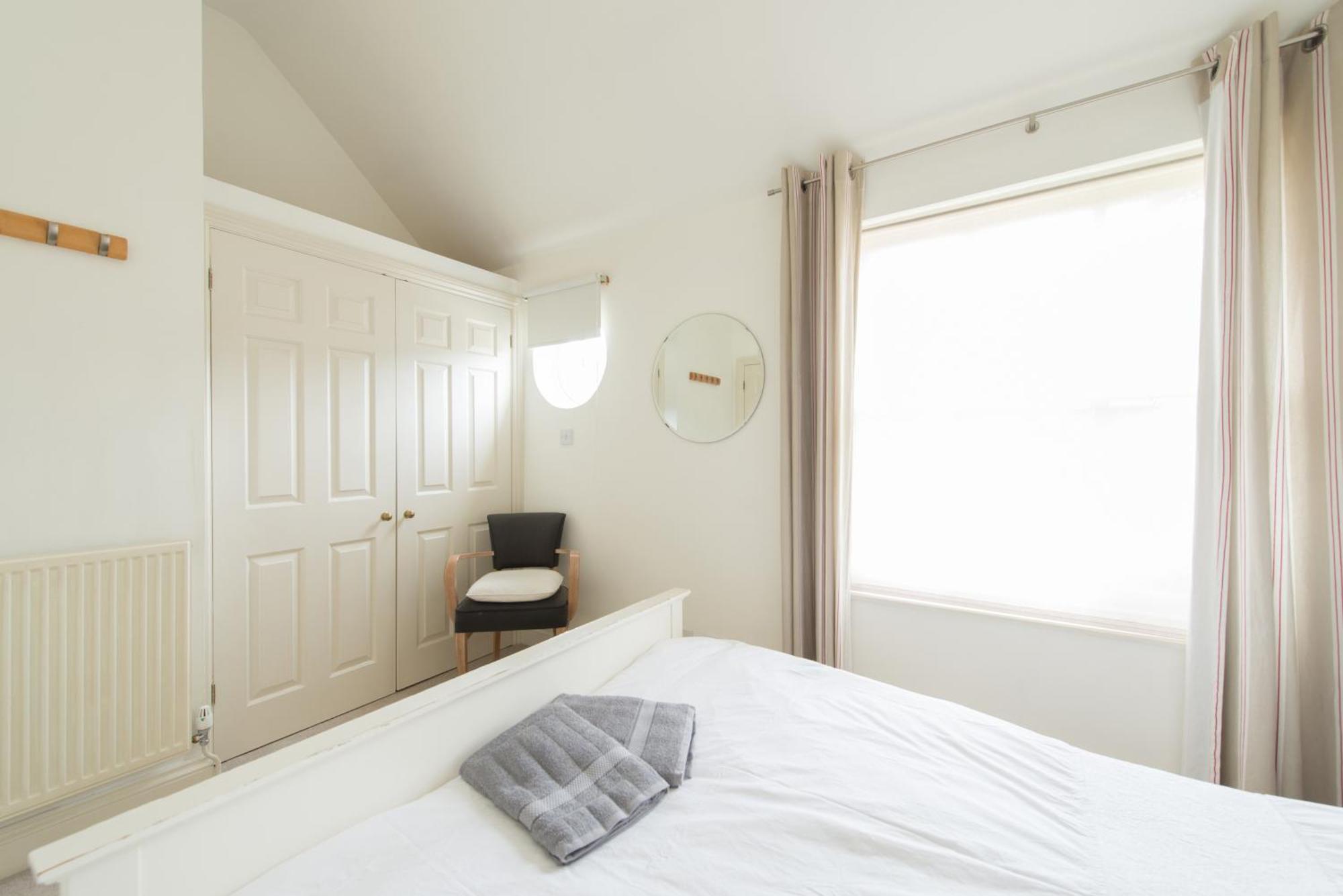 My Place Go - Cirencester Room photo
