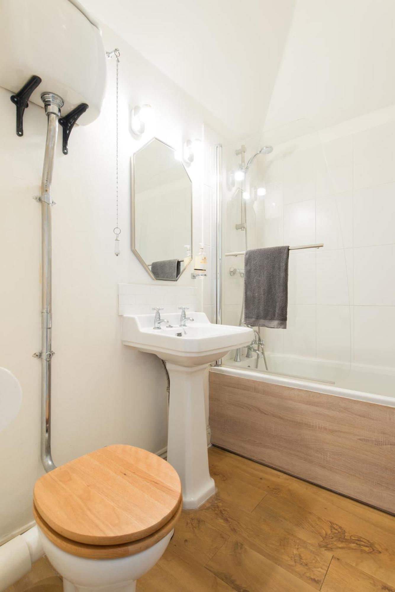My Place Go - Cirencester Room photo