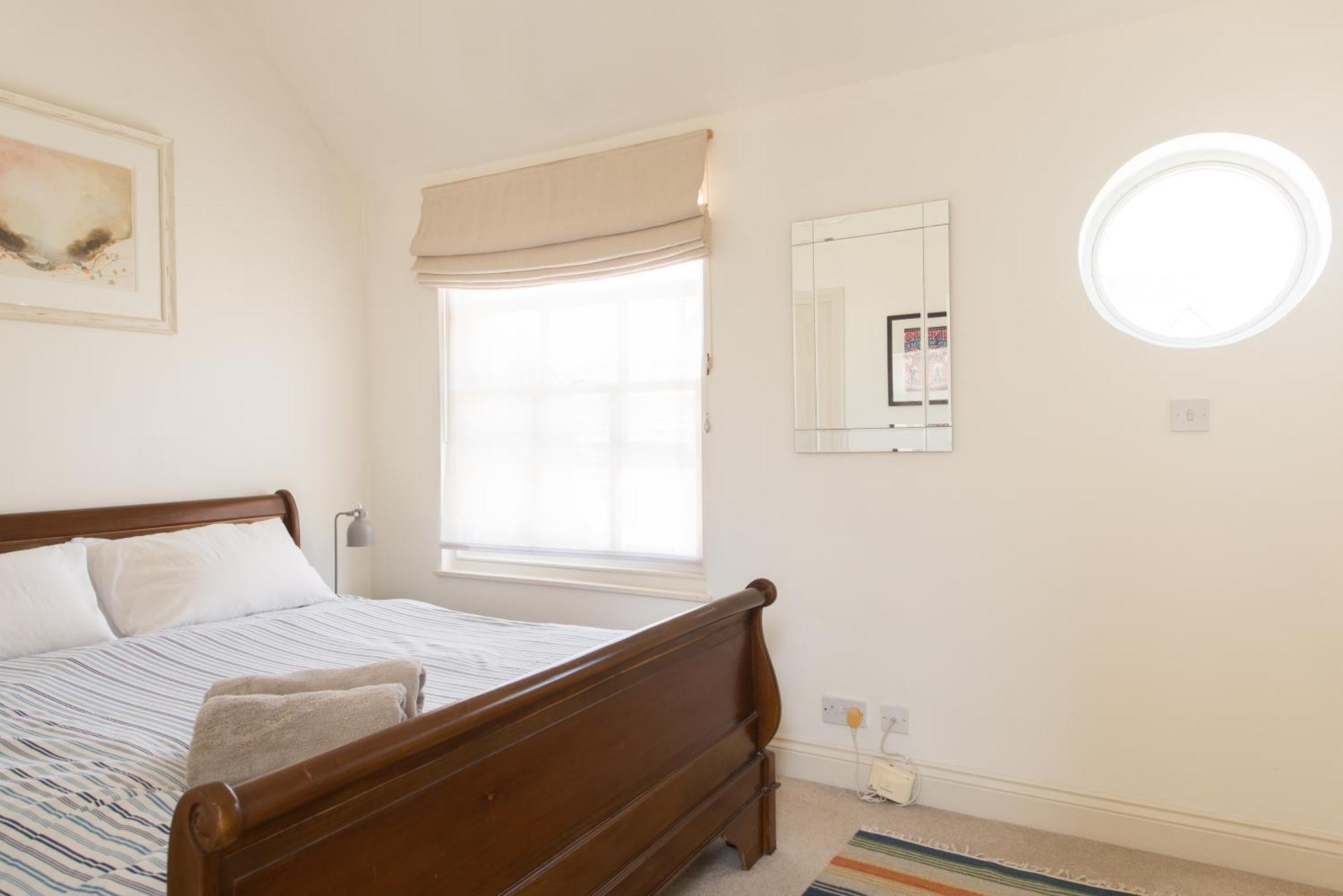My Place Go - Cirencester Room photo