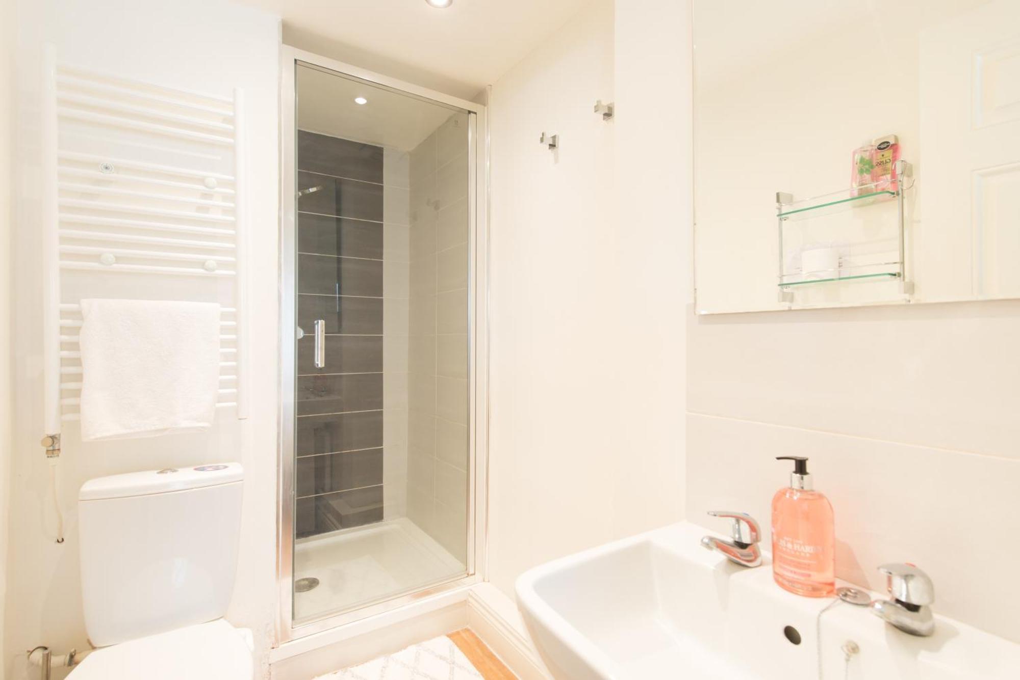 My Place Go - Cirencester Room photo